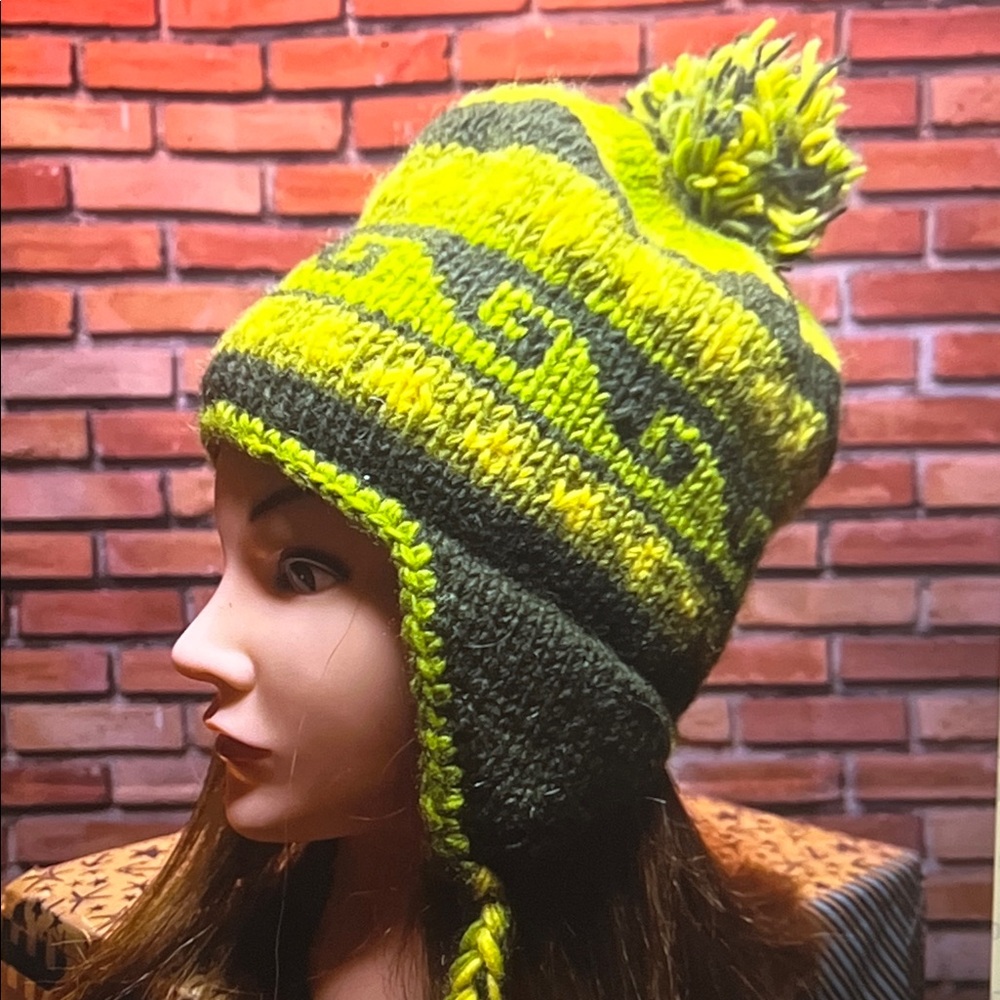 👒 Hand-Knitted Inca-Style Wool Hat — Chartreuse & Dark Green — One Size / H